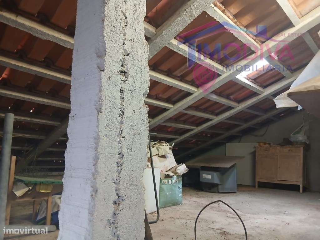 Moradia térrea T4, com churrasqueira e jardim em Arega-48