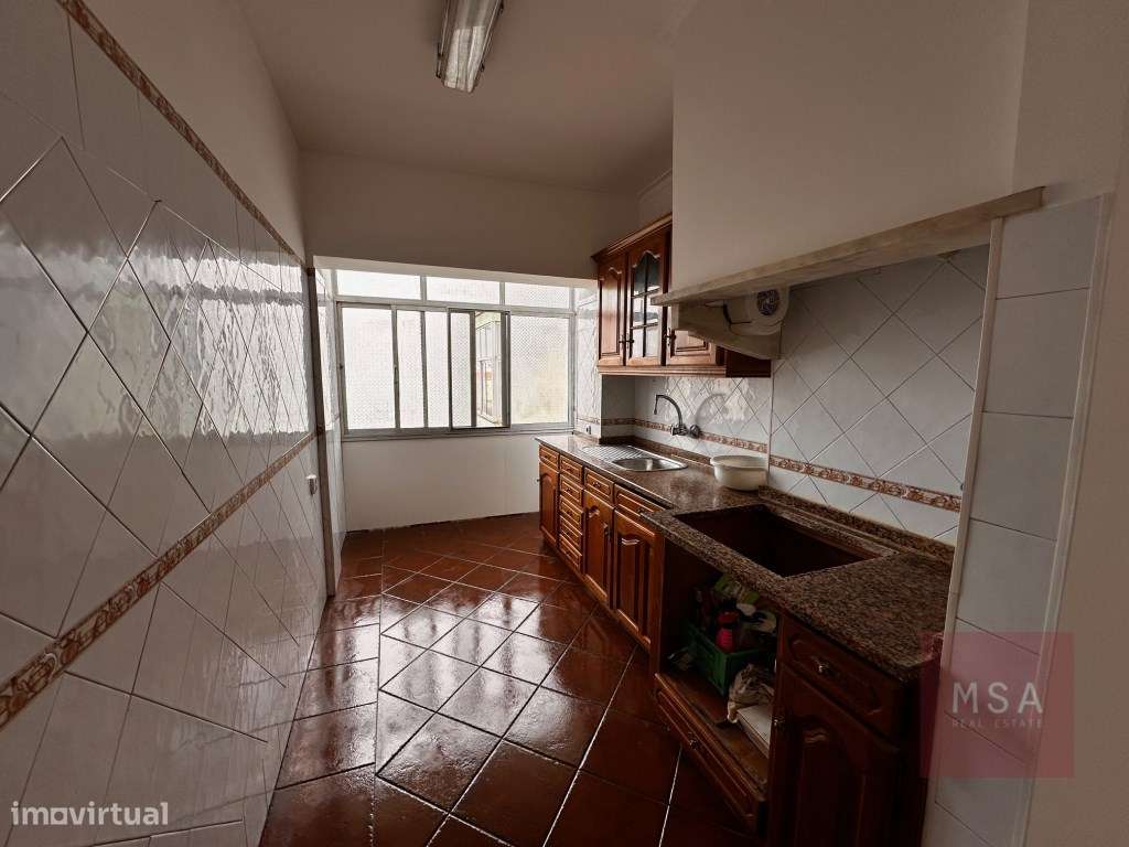 Apartamento T1+1 em Benfica com 70m2-11
