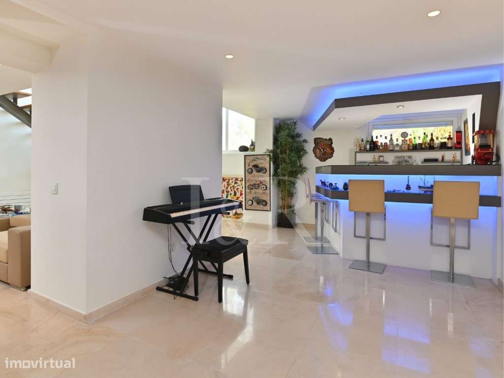 Moradia T6 com jardim, piscina e vista rio no Restelo, Lisboa-45