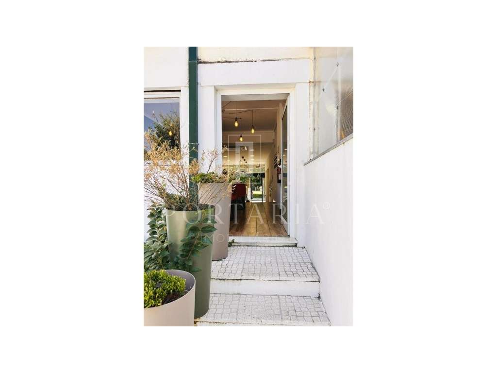 Café \ Restaurante para Trespasse no Centro de Aveiro-11