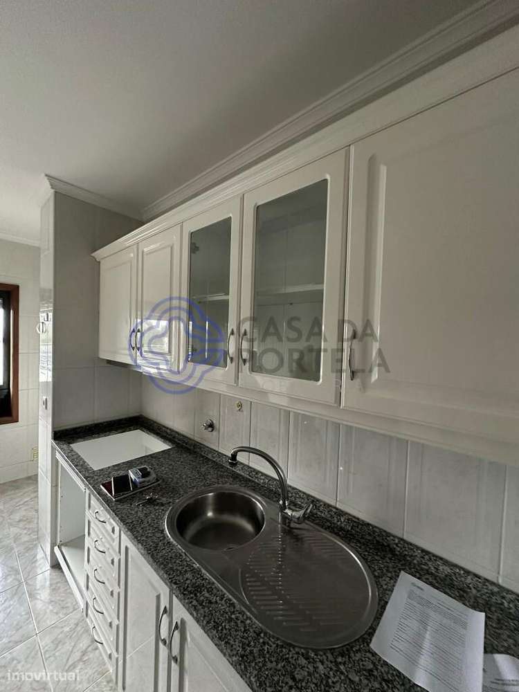 Apartamento T2 com Garagem — Olival (Vila Nova de Gaia) - Grande imagem: 3/12