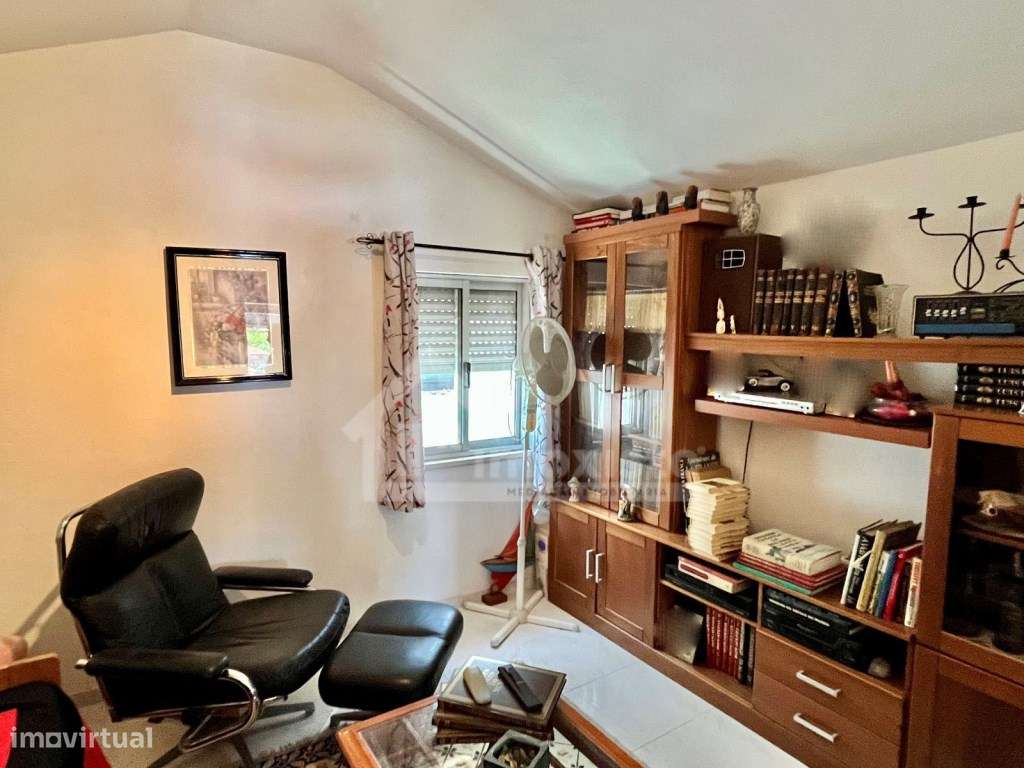 Moradia T4 pronta a habitar em Castanheira de Pera-11