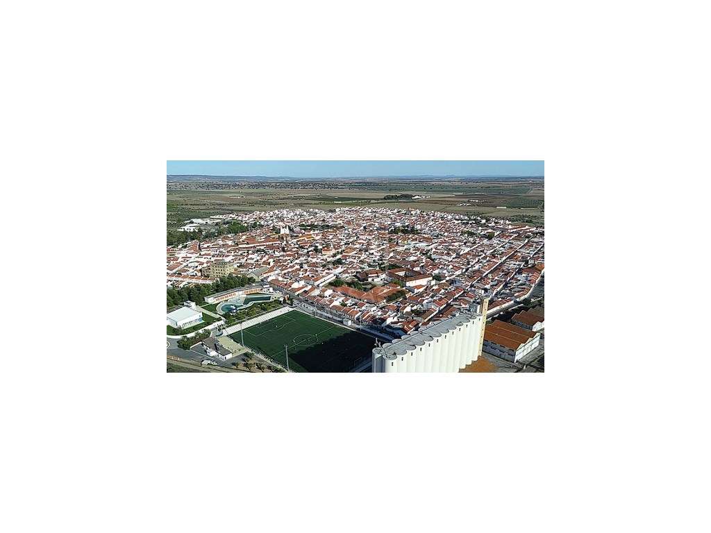 Moradia para Reabilitação Total no Centro da Vila de Cuba-17