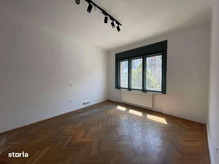 Apartament superb , cladire interbelica, 120 mp, et.1/2., Ultracentral - Imagine principală: 2/10