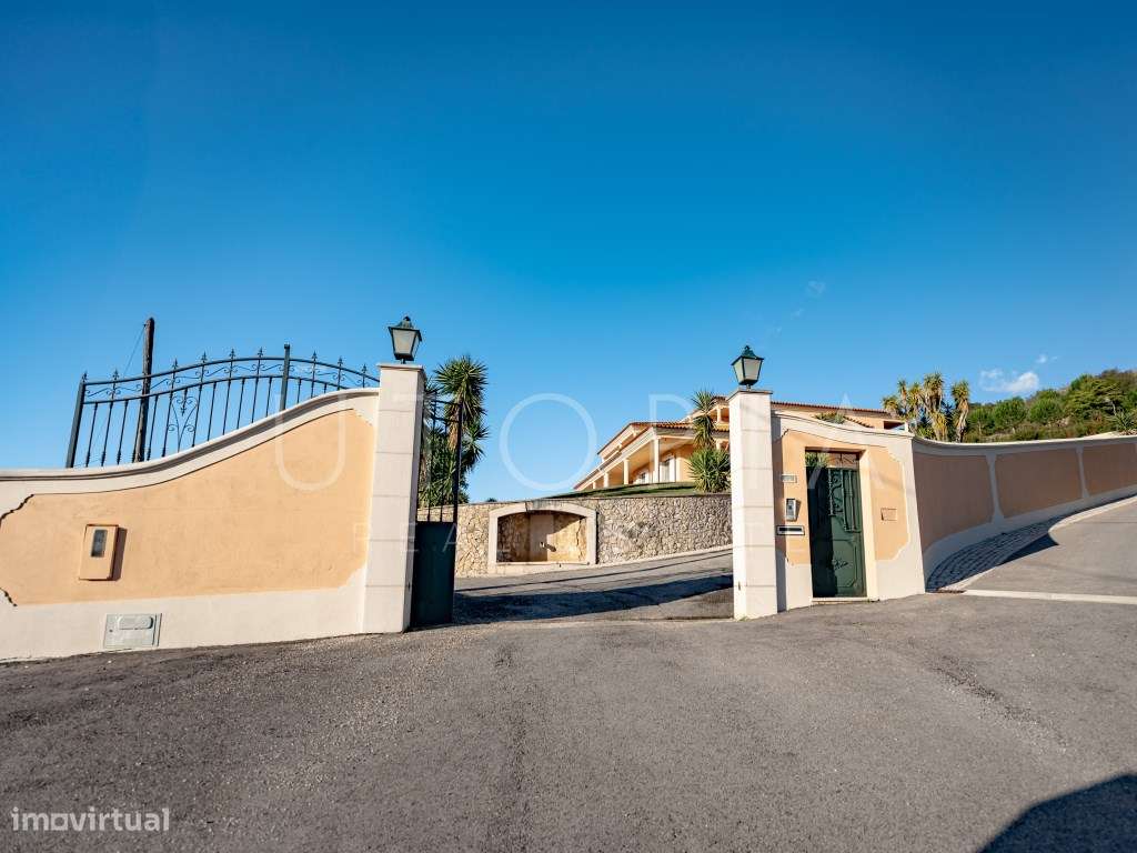 Moradia de Prestígio com Piscina, Campo de Ténis e Terreno Murado d...-22