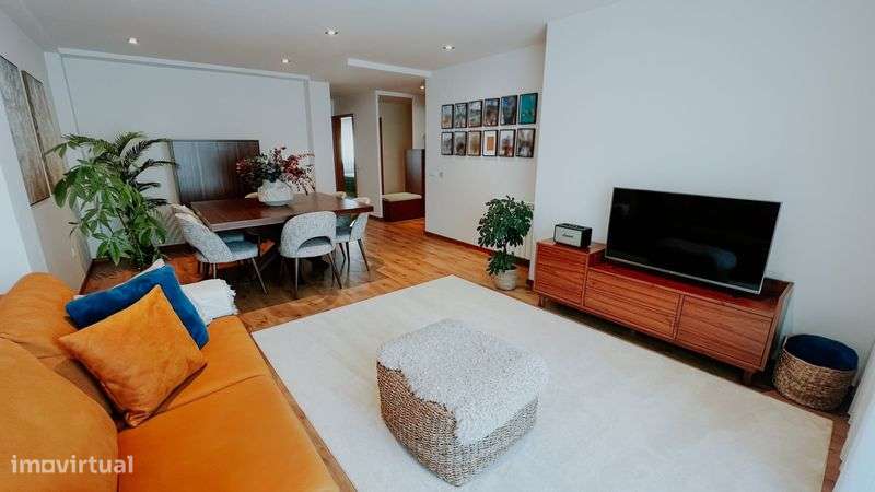 T2 Mobilado | 133 M² Totais | Garagem Fechada | 700 M Da Praia - Grande imagem: 3/12