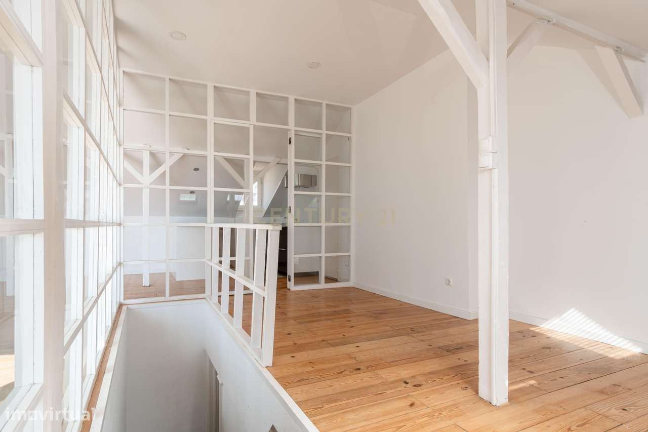 Espetacular apartamento T4 com vista deslumbrante sobre o rio Tejo – C-29