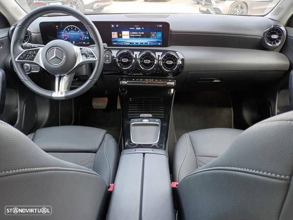 Mercedes-Benz A 200 Style Plus Aut. - 16