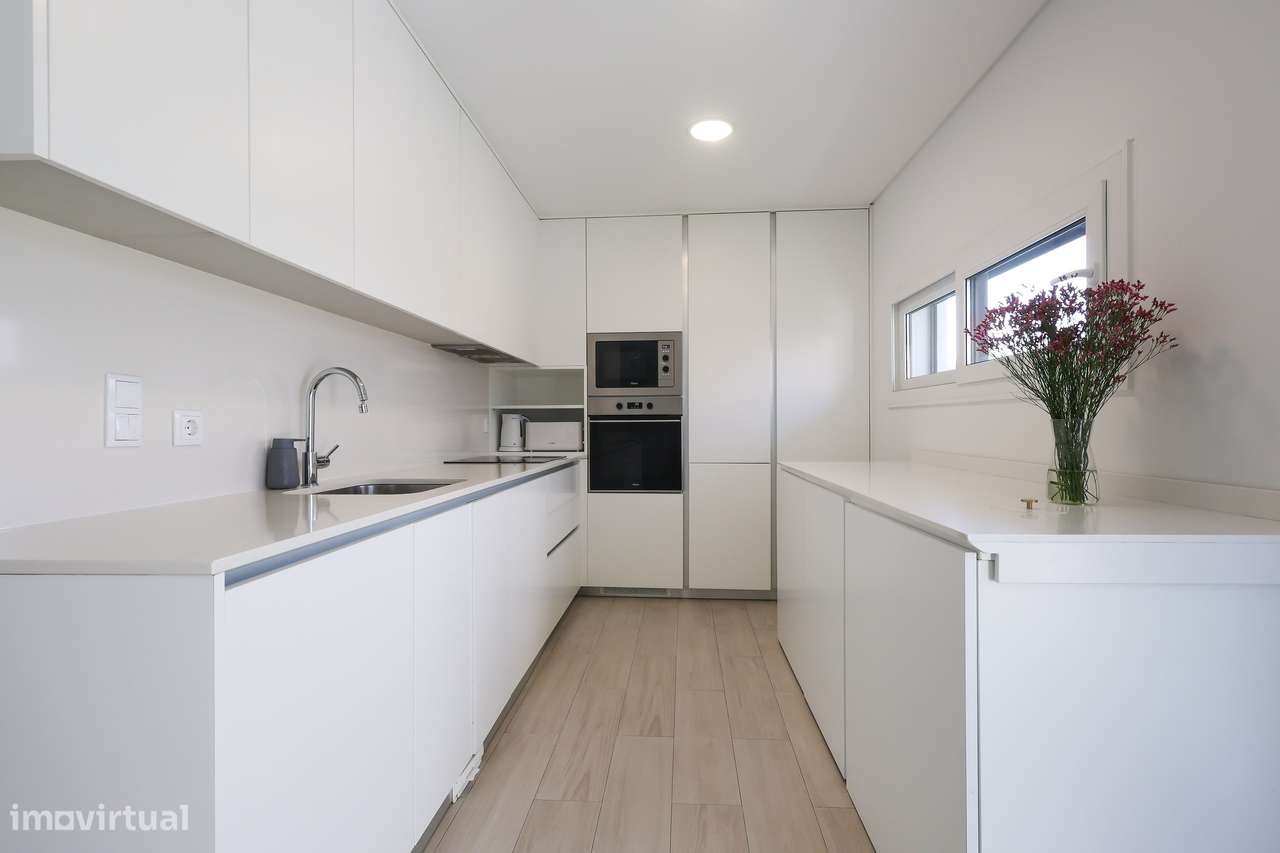 Moradia T3 com Piscina em Fernão Ferro –Totalmente Mobilada e Equipada - Grande imagem: 4/60