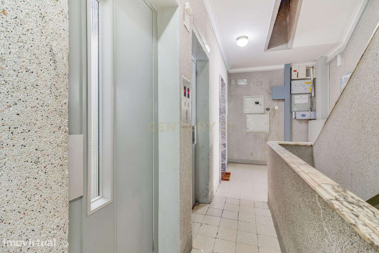 Apartamento T2 na Cova da Piedade com vista panorâmica de 180 graus-8