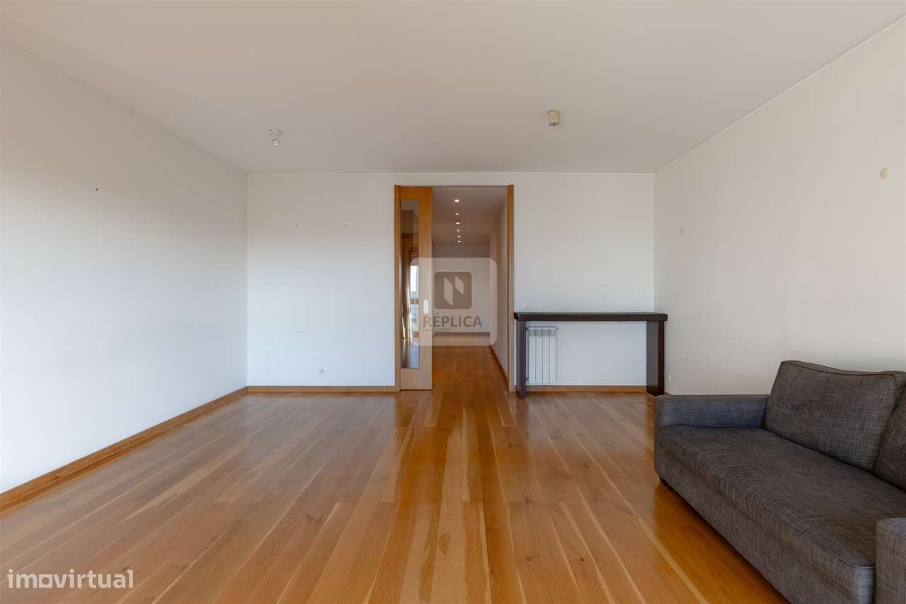 Apartamento T3+1 com Varanda com Vistas Desafogadas | Ramalde - Grande imagem: 2/29