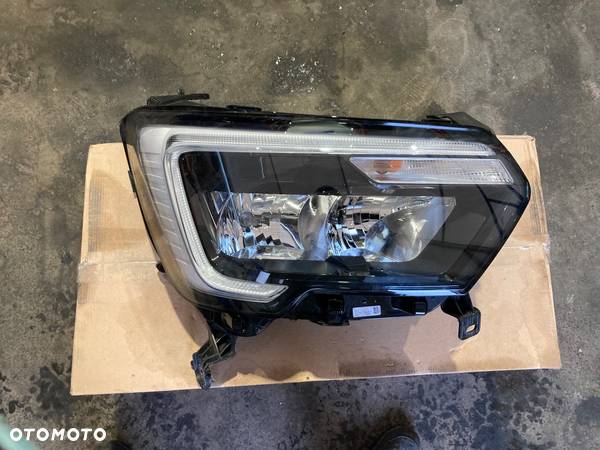 RENAULT MASTER 3 III LIFT 4 IV LAMPA PRZEDNIA PRAWA REFLEKTOR PRAWY PRZÓD LED Ledowa  Wwa - 1