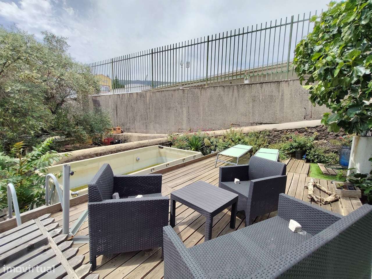 Moradia T1 Duplex Renovada c/ Quintal / Jardim / Piscina-44
