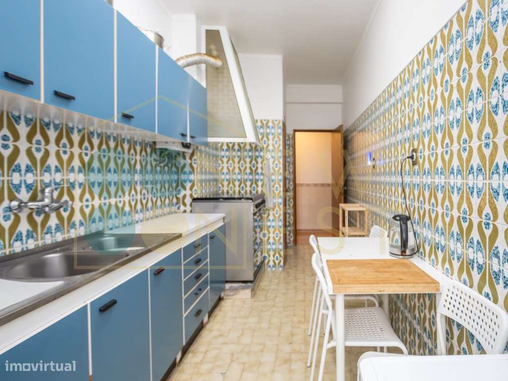 Apartamento T2 Rua Abel Salazar com 4 marquises - Hospital | Setúbal-17