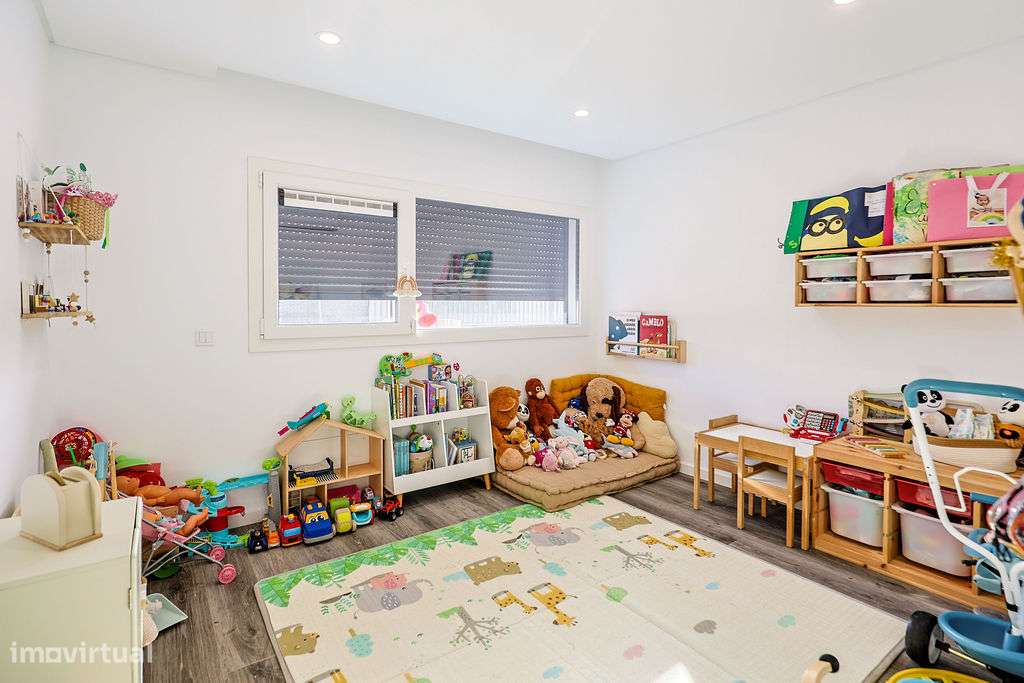 Moradia T4 com jardim, Fernão Ferro-28