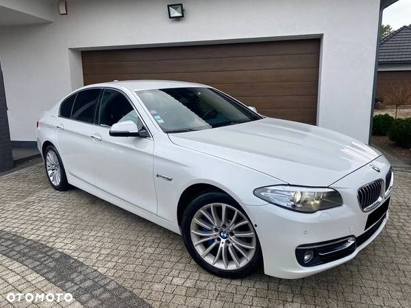 BMW Seria 5 528i xDrive Sport-Aut Luxury Line - 7