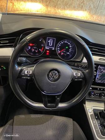 VW Passat Variant - 28