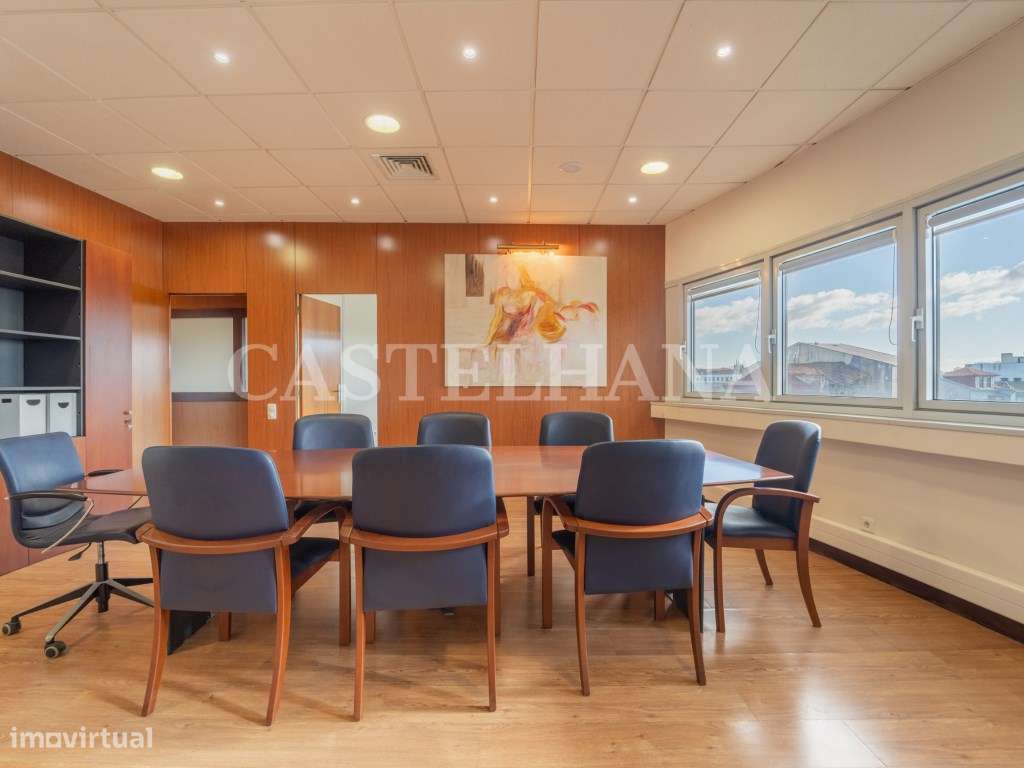 Escritório com 100m2 no Centro do Porto - Grande imagem: 3/27