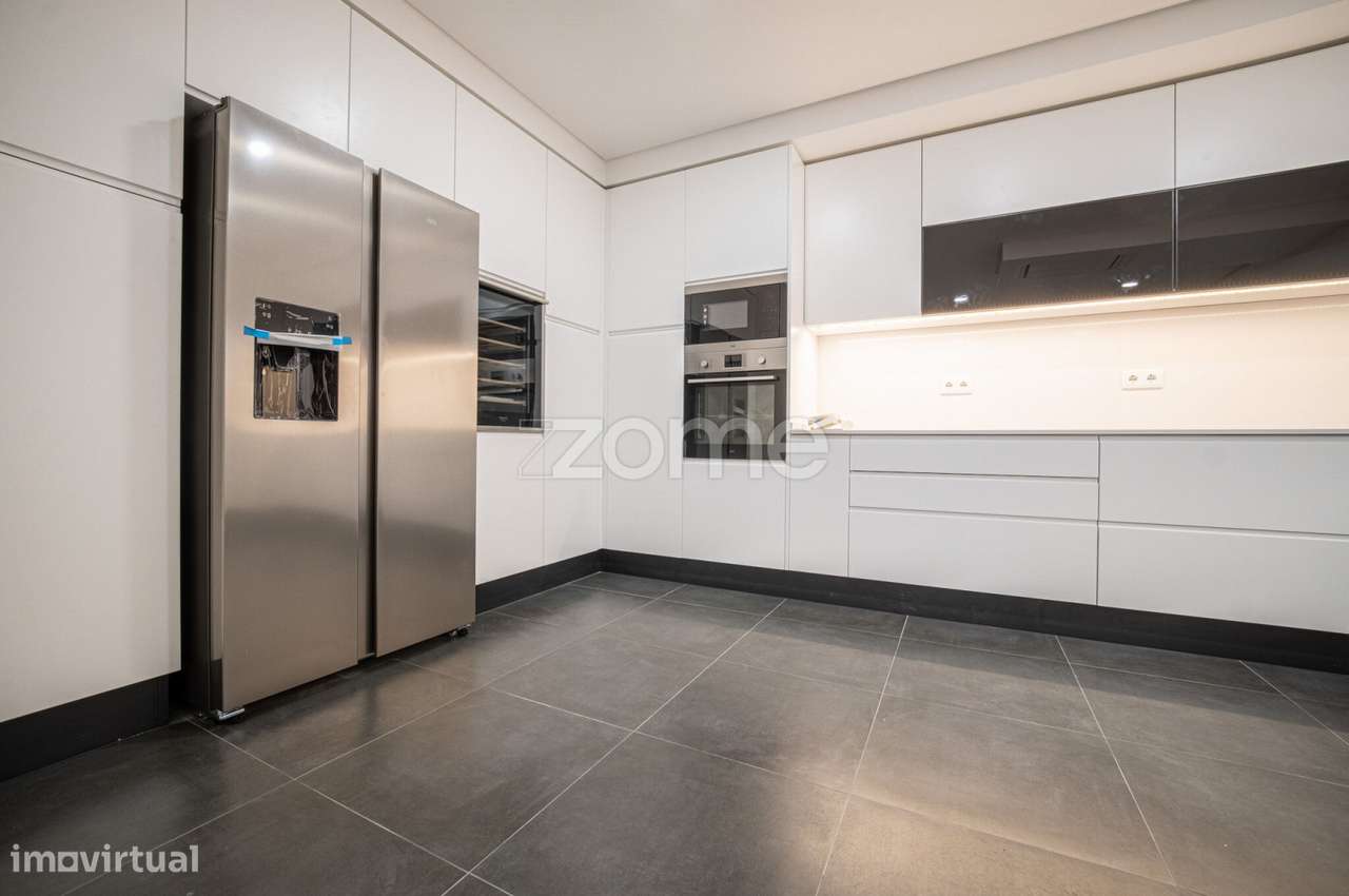 Moradia T3 com 6 assoalhadas, nova, no Alto dos Gaios - Estoril-7