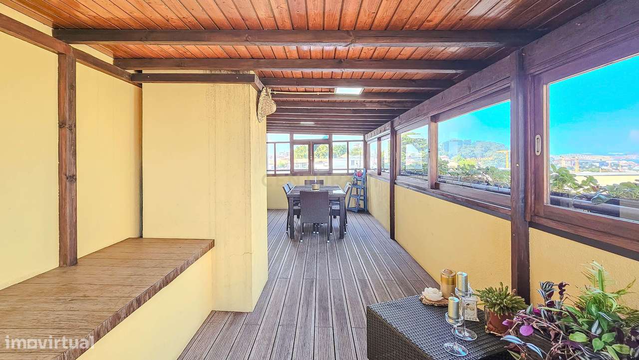 Apartamento T2 no Bonfim, Porto, terraço fechado e varanda.-9