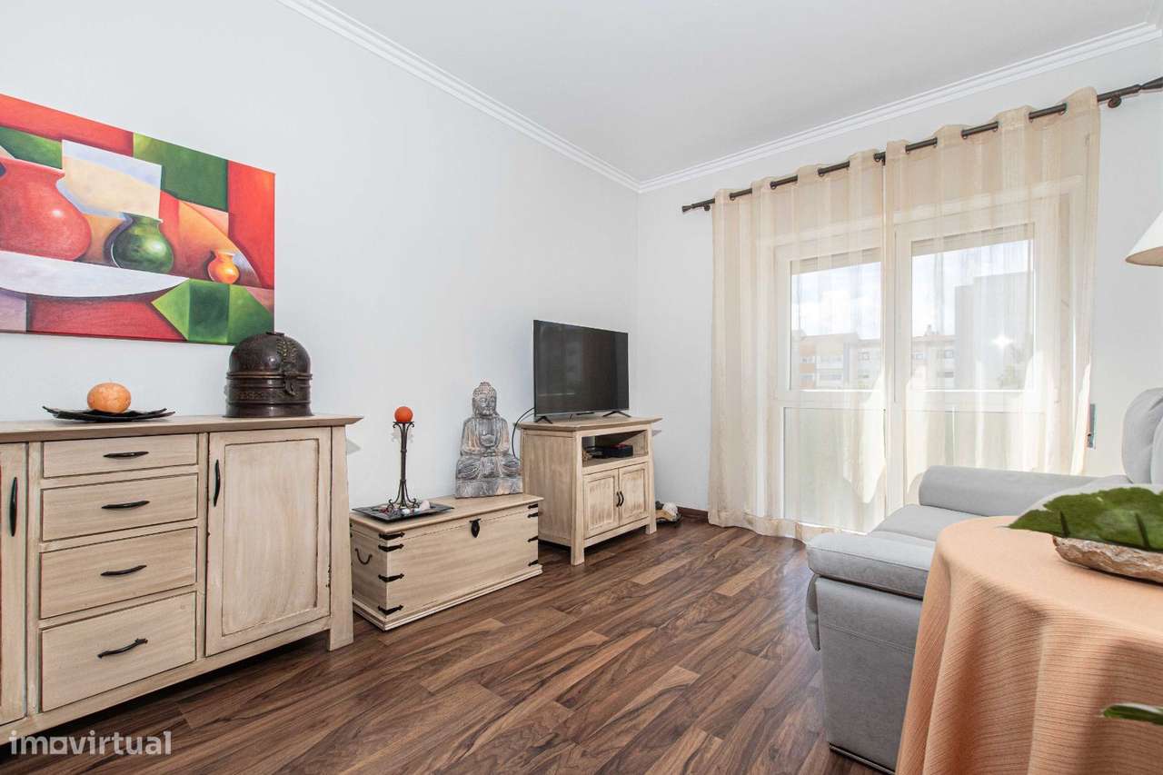 Apartamento Recuperado Para Venda Sintra Massama E Monte Abraao