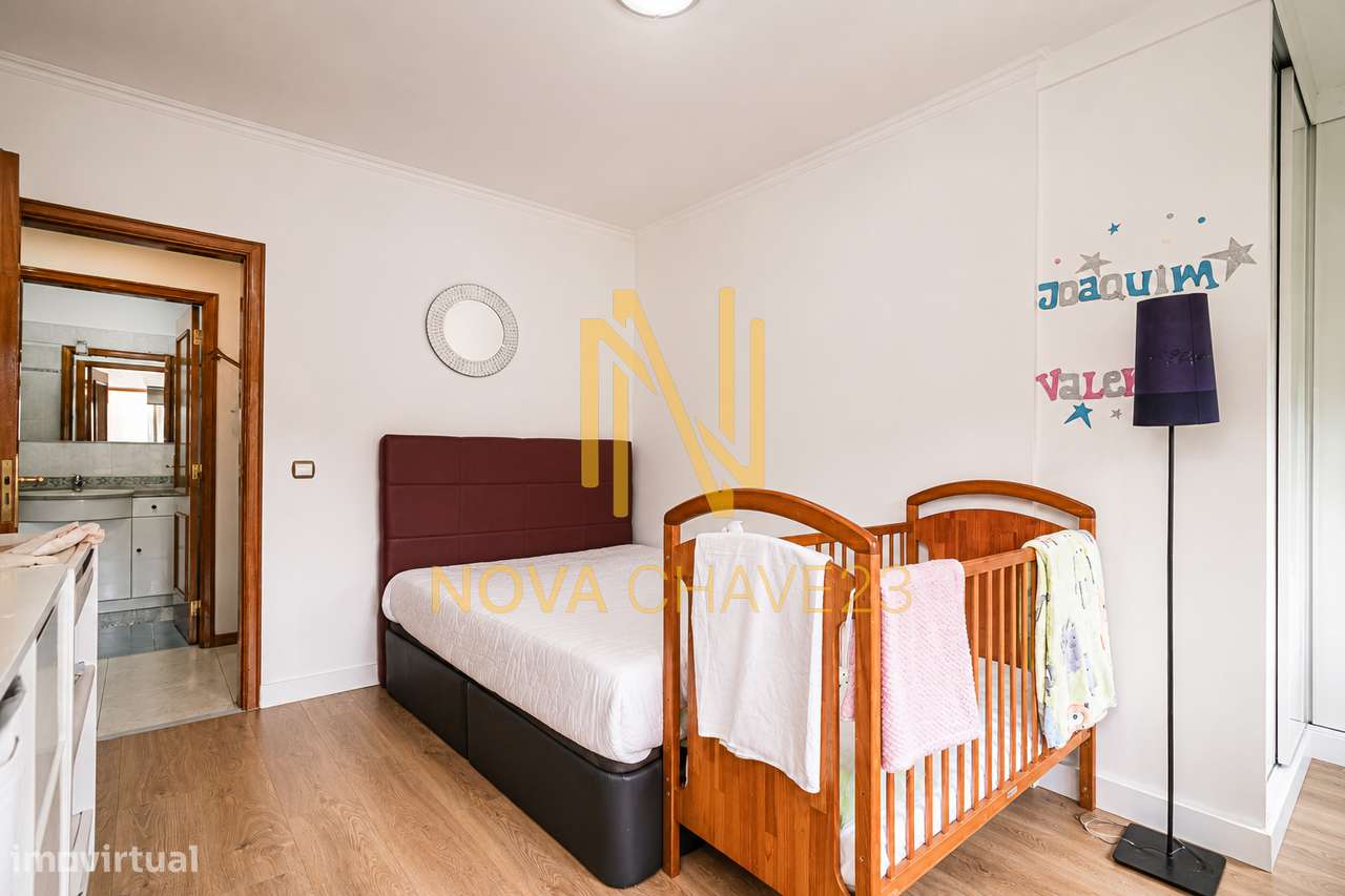 Apartamento T2 com Suíte nas Campinas Remodelado com Varanda-14