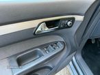 VW Touran 1.9 TDi Highline 7L - 17