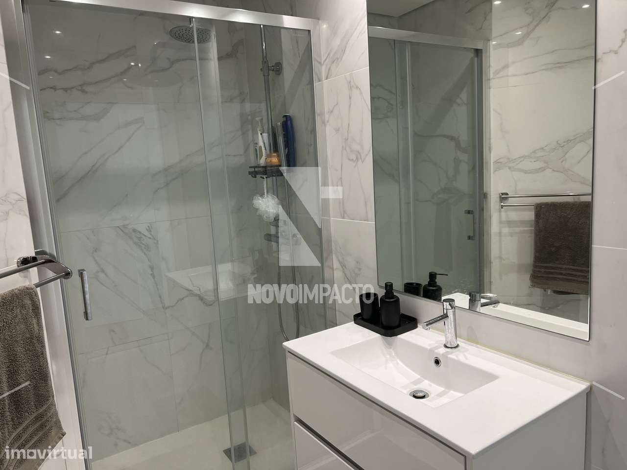 T3 Moderno com Suite, Parqueamento, Varanda e Classe Energética A –...-20