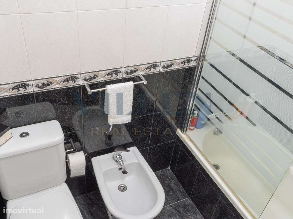 Apartamento T2 com Sótão e Garagem Fechada em Vila do Conde-12