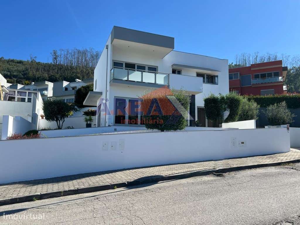 Moradia de Excelência T4 | Isolada | Vistas para a Ria de Aveiro-2