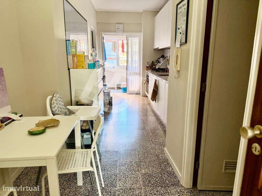 Apartamento T4 c/ Varanda - Av. Lourenço Peixinho-17