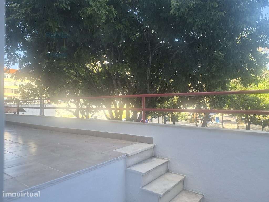 Escritório Duplex no Centro do Laranjeiro com Terraço-26