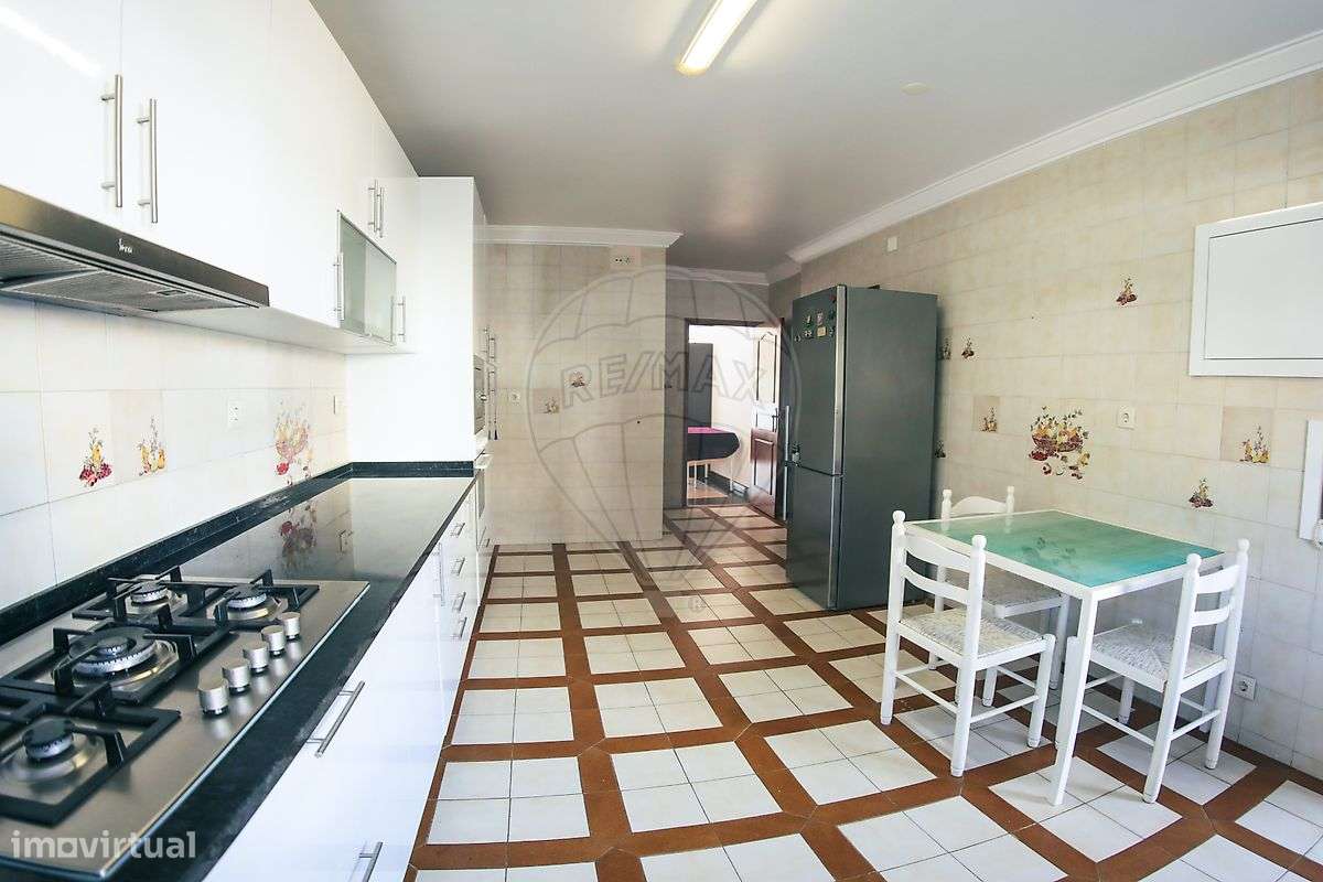 Moradia T5 para venda-10