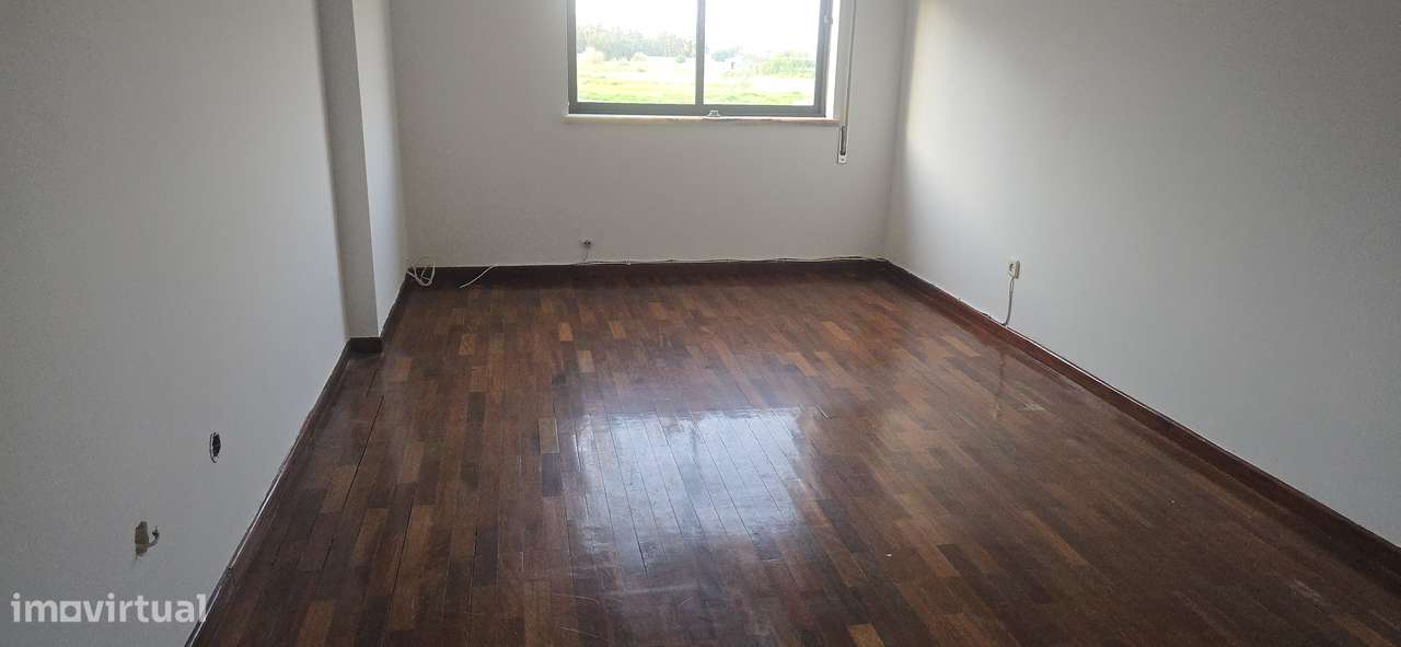 T2 com excelentes áreas. - Grande imagem: 4/13