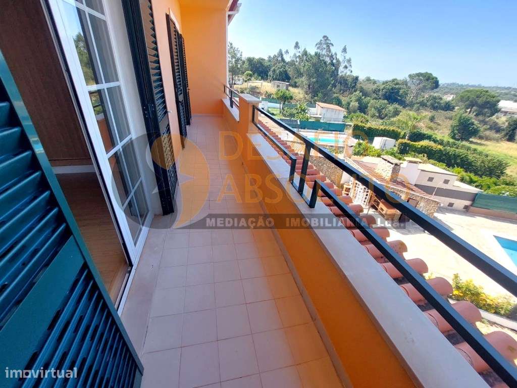 Moradia em Banda T4 c/ Piscina e Garagem. Quinta da Serralheira - S...-31