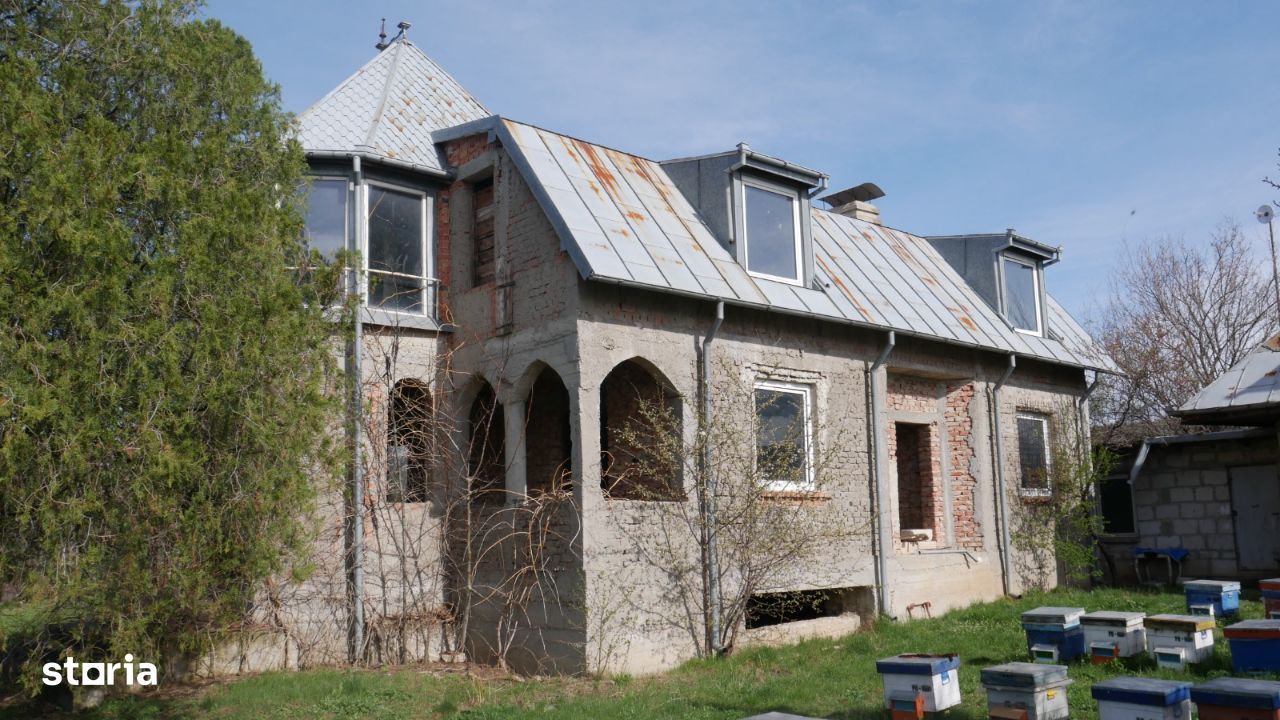 Valea Călugărescă, casa,S+P+M 380 m.p, curte 3888 m.p, 1 ha vie nobila