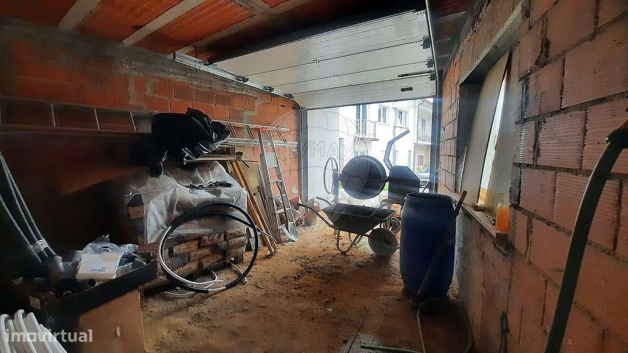 Moradia T2 para venda - Grande imagem: 2/9