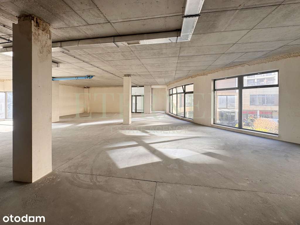 Inwestycyjny lokal z pozwoleniem na mieszkania-9