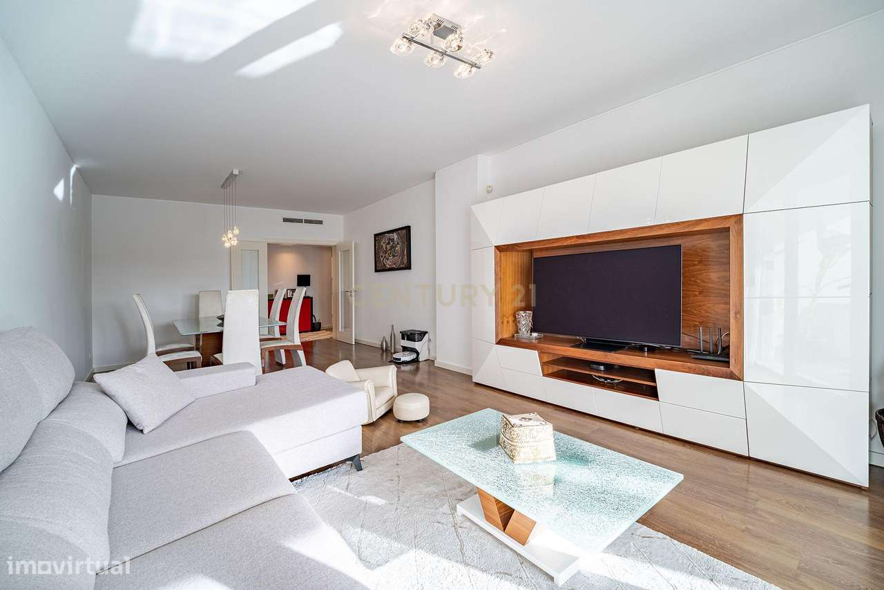 Apartamento T4 para Arrendamento em Condomínio Fechado - Grande imagem: 4/47