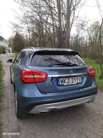 Mercedes-Benz GLA - 9