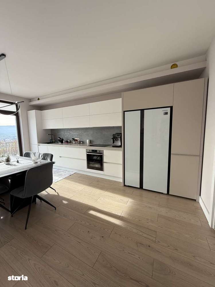 Casă modernă cu priveliște superbă, în mijlocul naturii , teren 21arii-12