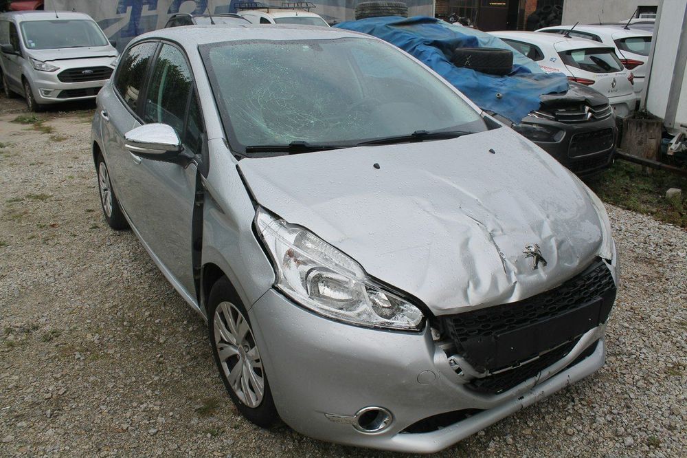 Peugeot 208 I 2015