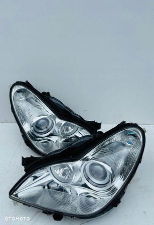 LAMPA PRAWA REFLEKTOR PRAWY MERCEDES W219 BI XENON SRKĘTNY  SPRYSKIWACZ - 1