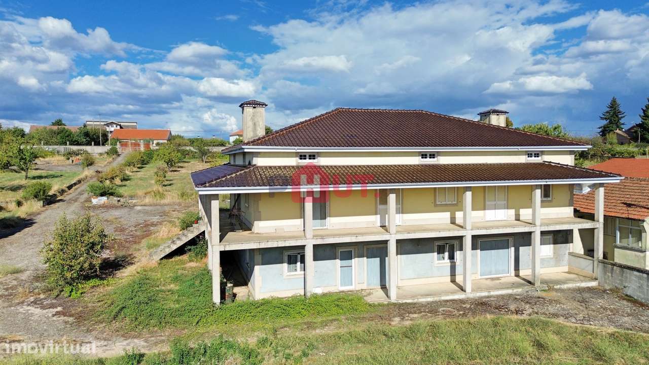 Moradia V4 c/ Piscina Bragança Oportunidade!!!-14