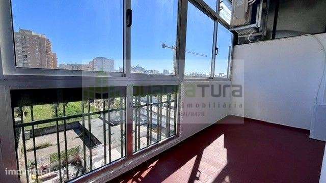 Apartamento T2 | Boavista | junto à Rotunda | Totalmente restaurado-18