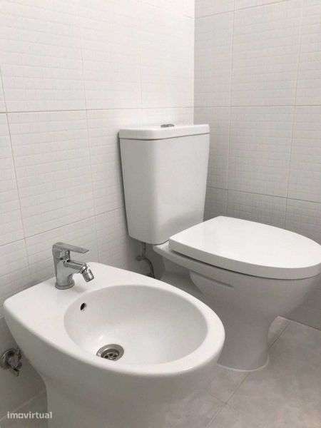 Arrendamento de apartamento T1 na Av. dos Fuzileiros Navais, Barreiro - Grande imagem: 5/11