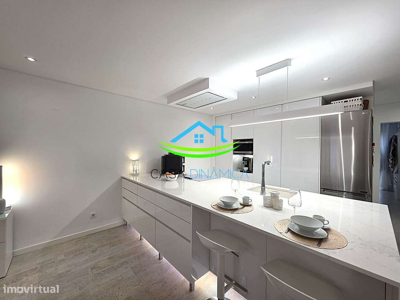 T1 C/ PARQUEAMENTO, BAIRRO NOVO, MOBILADO - Grande imagem: 5/49