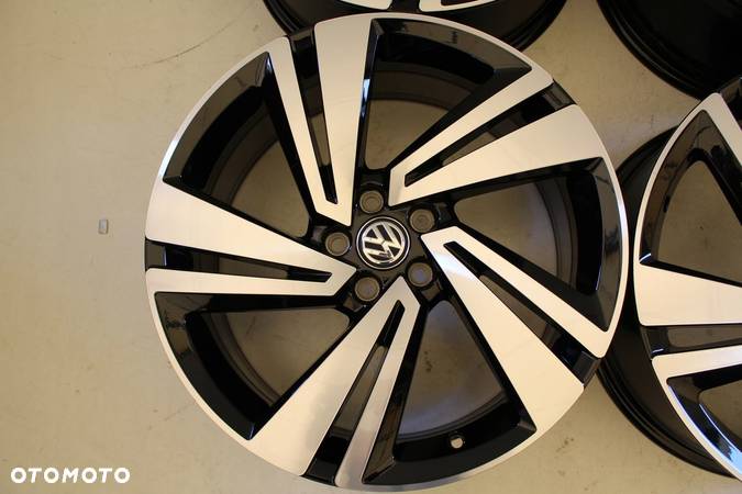 FELGI ALU VW 2GM T-CROSS 18 5x100 ET39 IDEALNE - 6