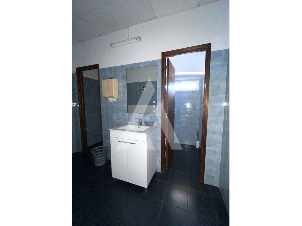 Edifício composto por Lojas e Escritórios no centro Histórico de Év...-19