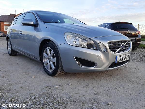 Volvo V60 D2 Summum - 3